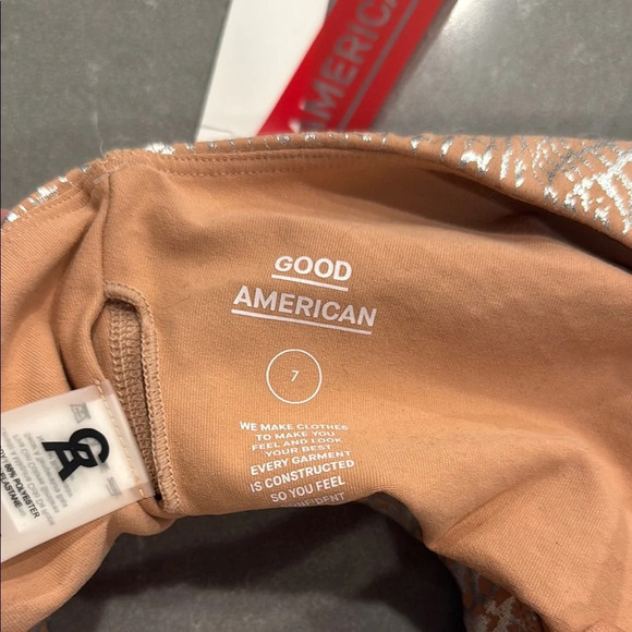 Good American Pink Brown and Silver Sports Bra with Racerback Size 7 or 4x - Picture 2 of 4